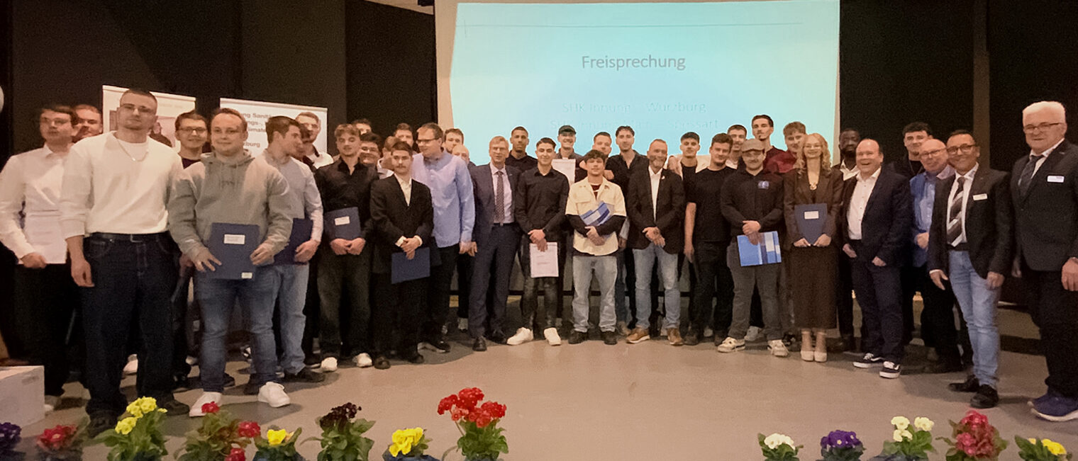 Gruppenfoto auf Bühnen mit allen Gesellen