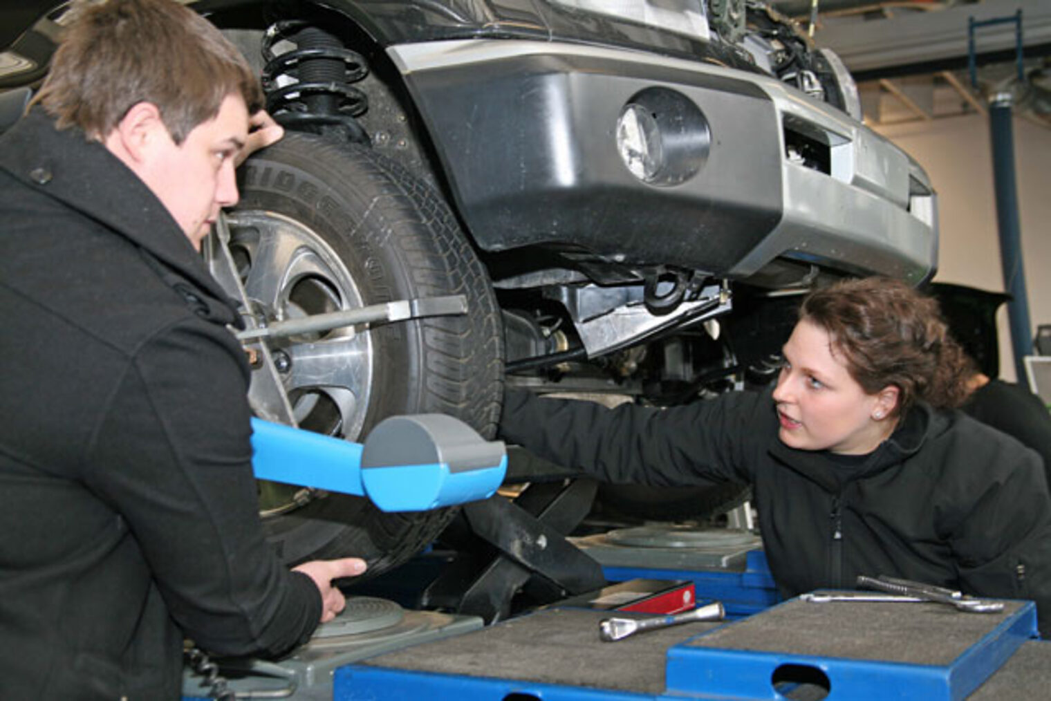 Kfz-Techniker Meisterkurs 09 2011 05-Fahrzeugakademie