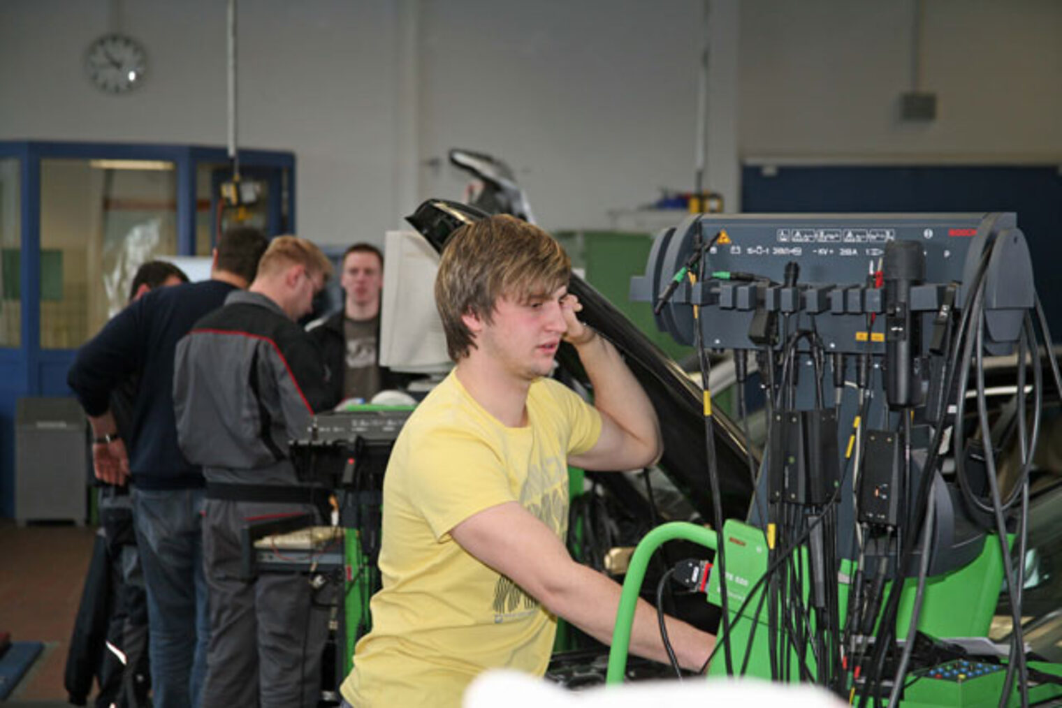 Kfz-Techniker Meisterkurs 09 2011 06-Fahrzeugakademie