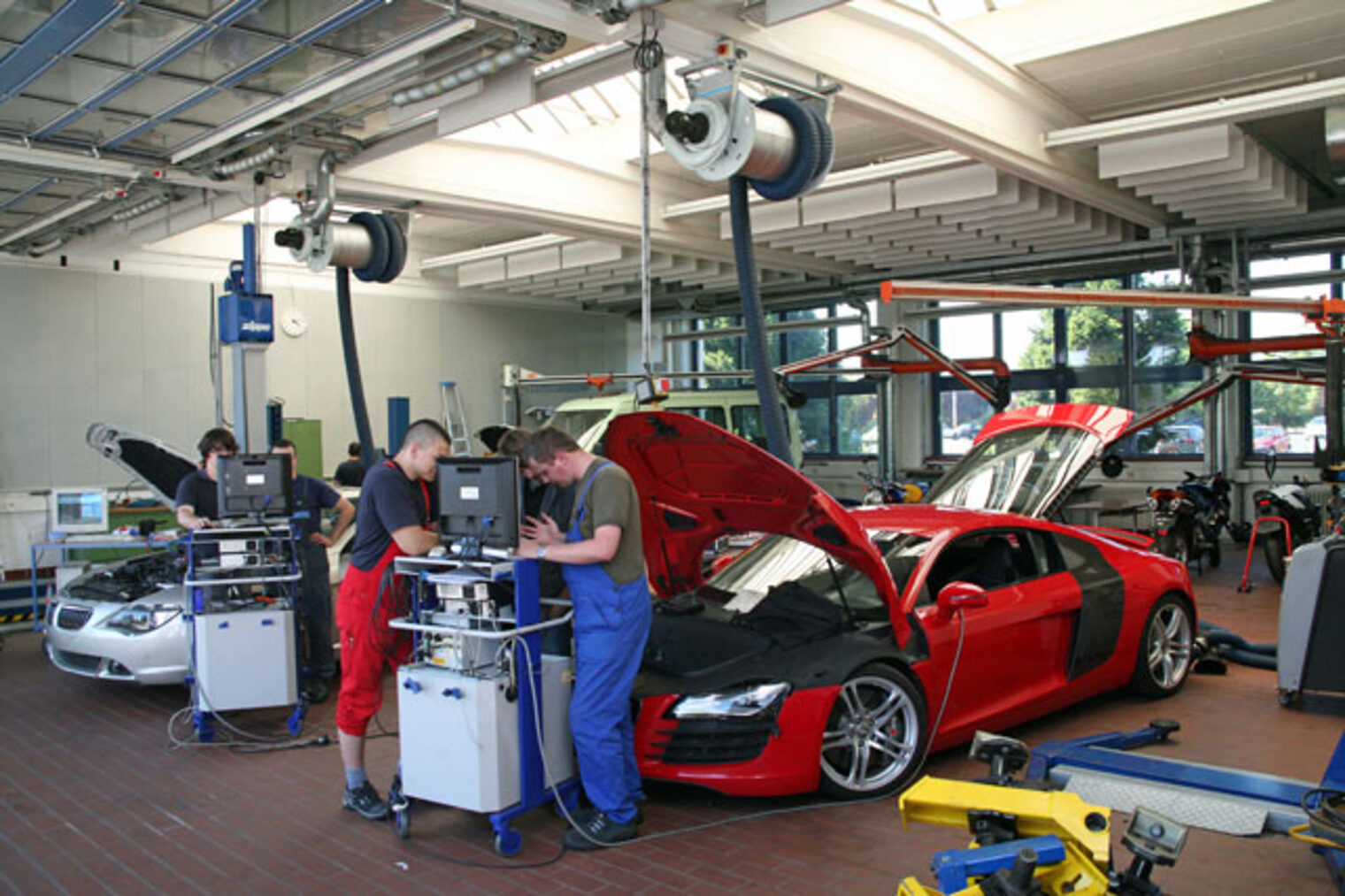 Meisterkurs Kfz-Technik 12 2010 10-Fahrzeugakademie