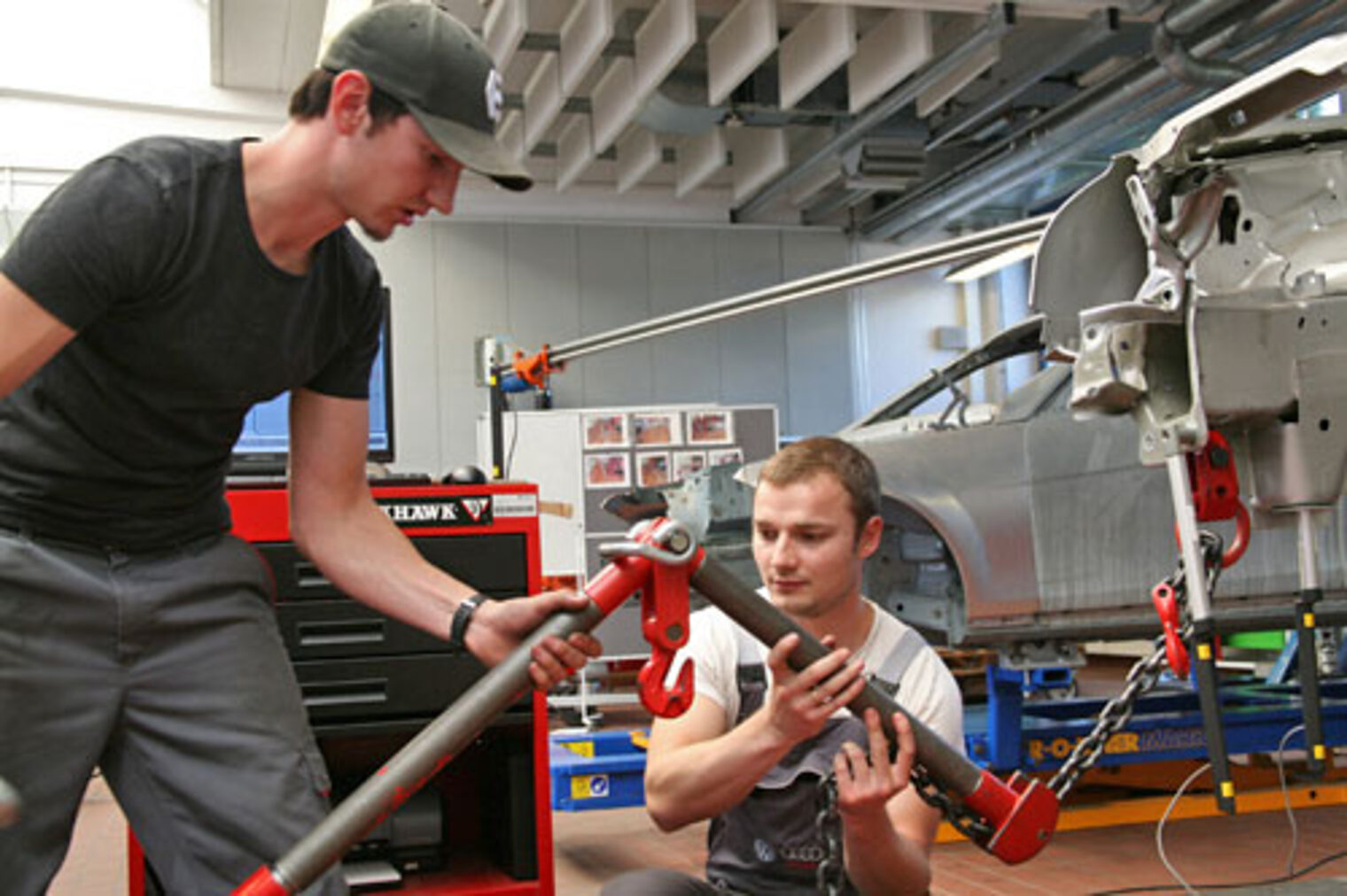 Karosserie- und Fahrzeugbauer-Meisterkurs 2011 02-Fahrzeugakademie