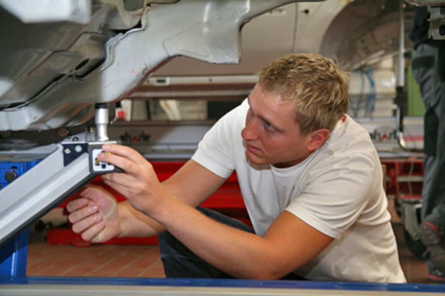 Karosserie- und Fahrzeugbauer-Meisterkurs 2011 07-Fahrzeugakademie