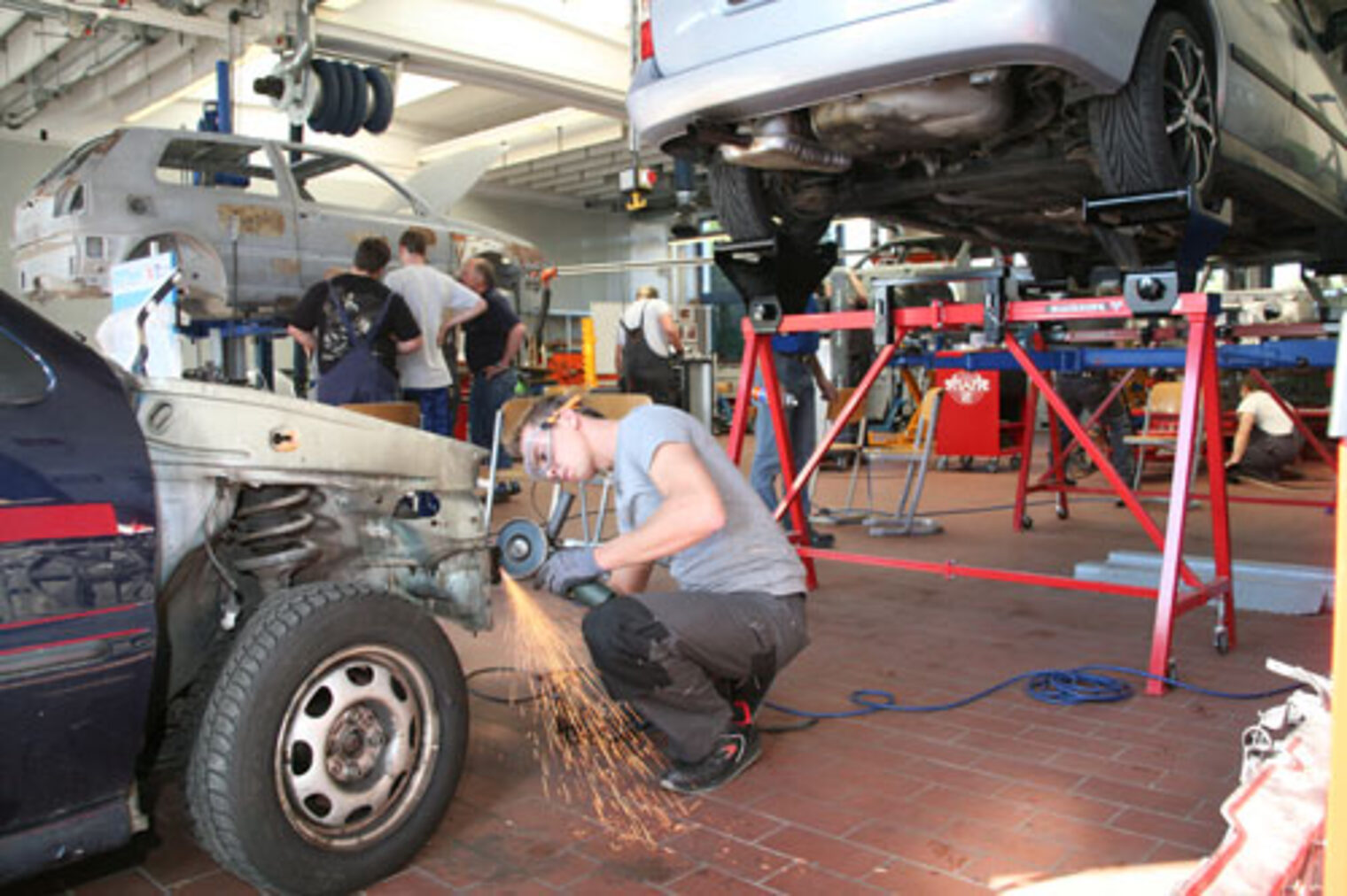 Karosserie- und Fahrzeugbauer-Meisterkurs 2011 08-Fahrzeugakademie