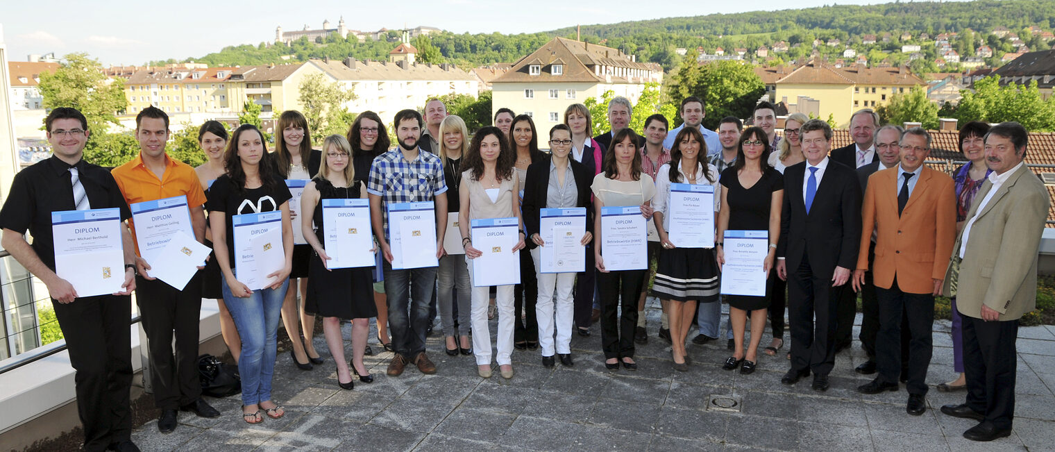 Sie gehören zu den 20 % der Prüfungsbesten, die Meisterpreisträger verschiedener Weiterbildungen der Akademie für Unternehmensführung. Sie gehören zu den 20 % der Prüfungsbesten, die Meisterpreisträger verschiedener Weiterbildungen der Akademie für Unternehmensführung.